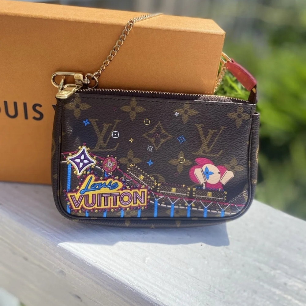Authentic Louis Vuitton pochette limited edition Vivienne Christmas Monogram